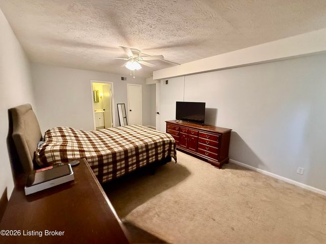 7074 Wildwood Cir 164, Louisville, KY 40291