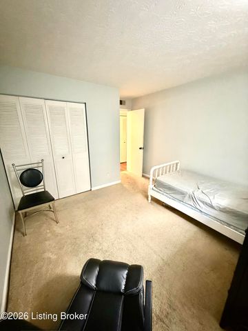 7074 Wildwood Cir 164, Louisville, KY 40291