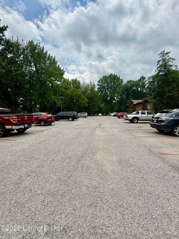 7074 Wildwood Cir 164, Louisville, KY 40291