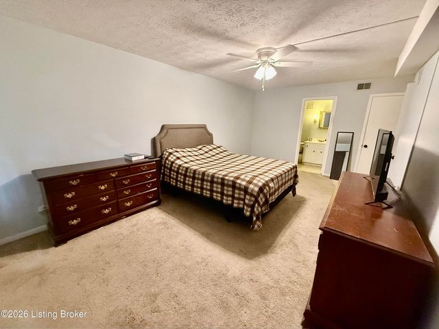 7074 Wildwood Cir 164, Louisville, KY 40291