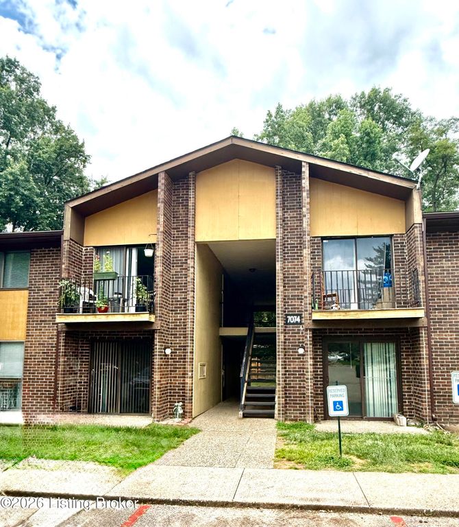 7074 Wildwood Cir 164, Louisville, KY 40291