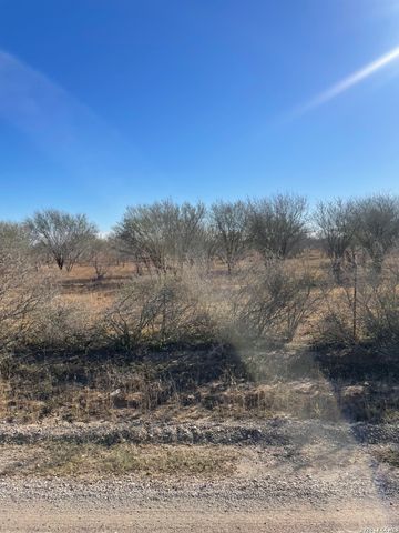 1432 CR 326 & CR 327, Jourdanton, TX 78026