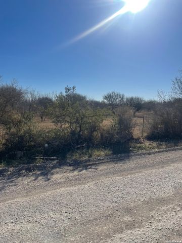 1432 CR 326 & CR 327, Jourdanton, TX 78026