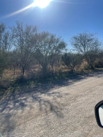 1432 CR 326 & CR 327, Jourdanton, TX 78026