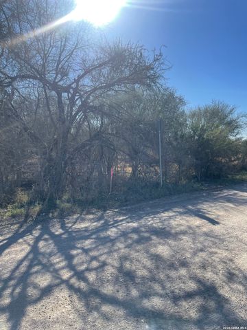 1432 CR 326 & CR 327, Jourdanton, TX 78026