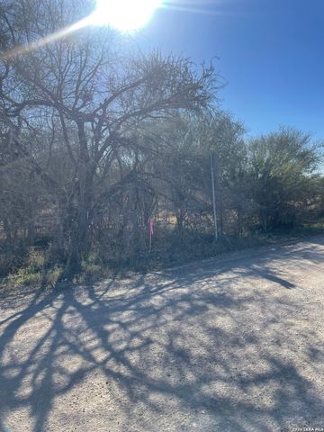 1432 CR 326 & CR 327, Jourdanton, TX 78026