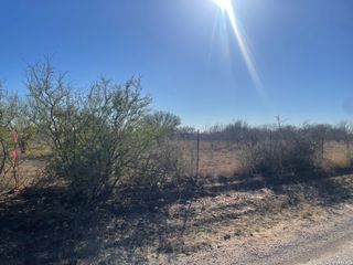 1432 CR 326 & CR 327, Jourdanton, TX 78026