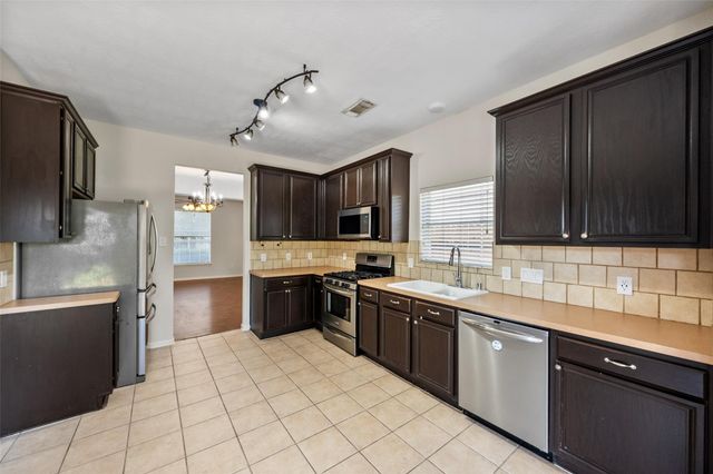 12018 Piney Bend Drive, Tomball, TX 77375