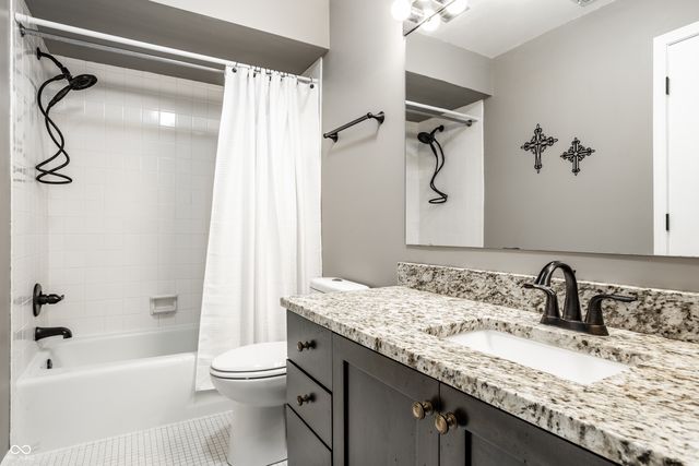 398 Hunters Lane D, Carmel, IN 46032