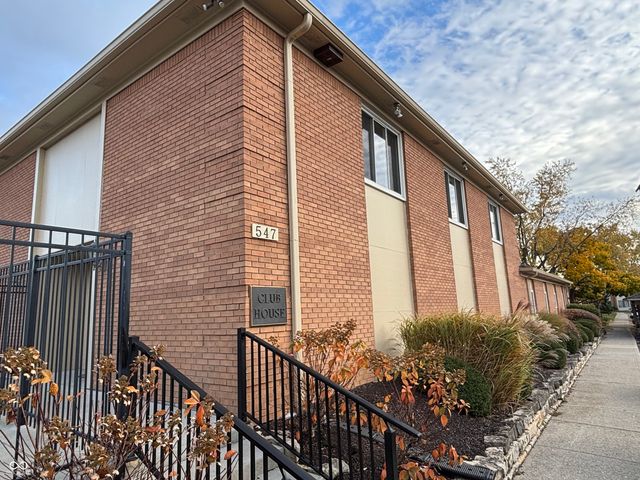 398 Hunters Lane D, Carmel, IN 46032