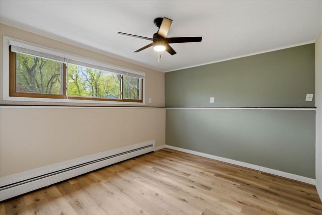 1015 Devonshire ROAD, Delafield, WI 53018