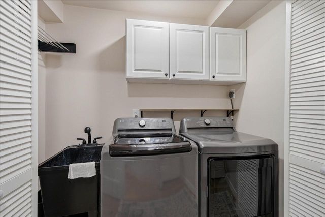 1015 Devonshire ROAD, Delafield, WI 53018