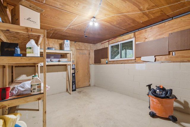 1015 Devonshire ROAD, Delafield, WI 53018