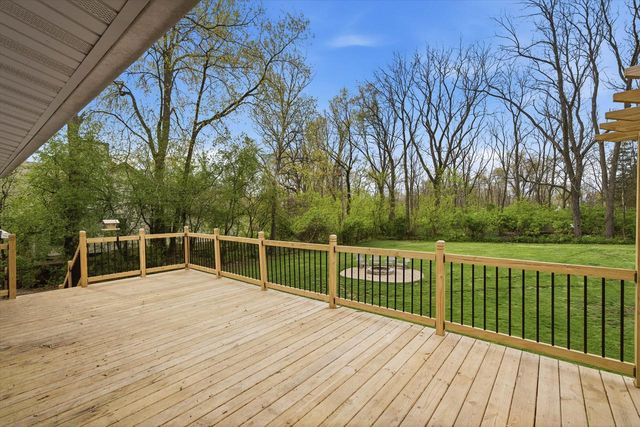1015 Devonshire ROAD, Delafield, WI 53018
