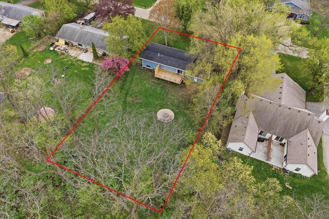 1015 Devonshire ROAD, Delafield, WI 53018