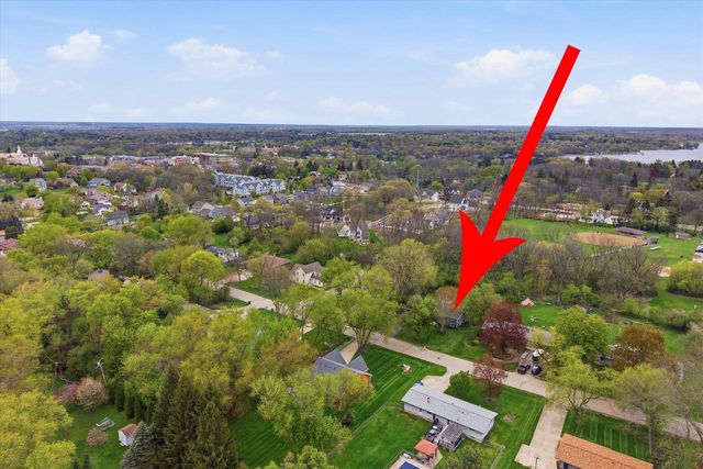 1015 Devonshire ROAD, Delafield, WI 53018