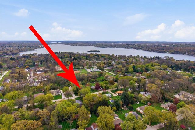 1015 Devonshire ROAD, Delafield, WI 53018