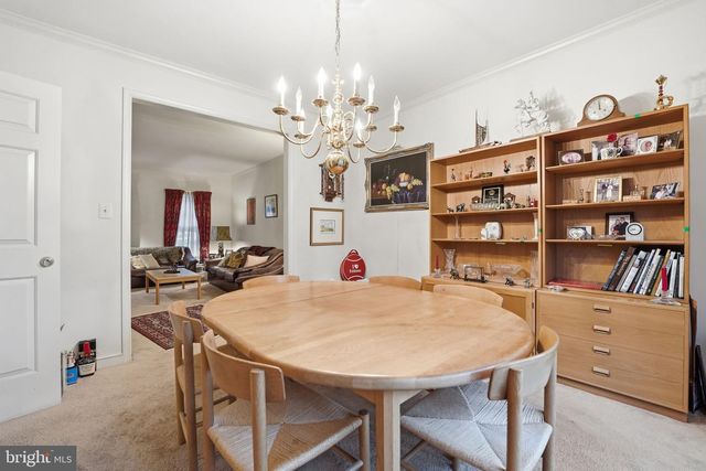 9614 CINNAMON CREEK DR, Vienna, VA 22182