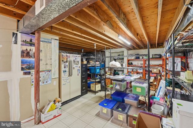 9614 CINNAMON CREEK DR, Vienna, VA 22182