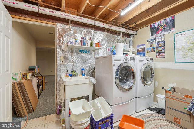 9614 CINNAMON CREEK DR, Vienna, VA 22182