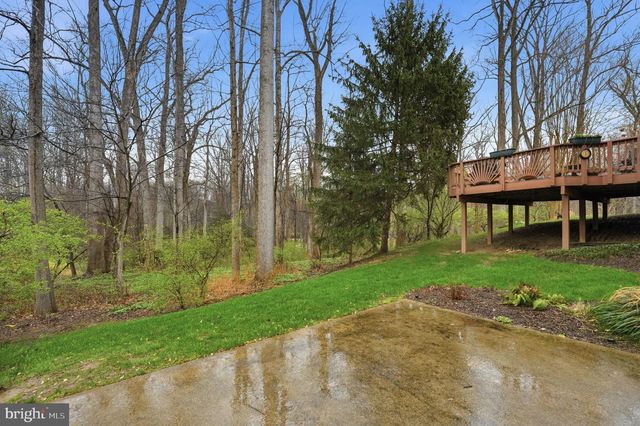 9614 CINNAMON CREEK DR, Vienna, VA 22182