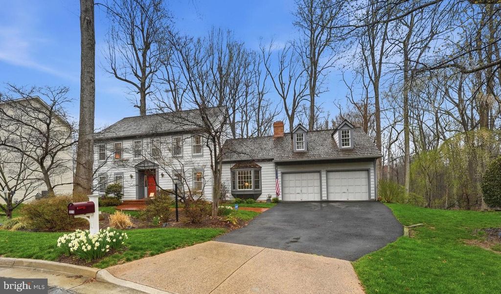 9614 CINNAMON CREEK DR, Vienna, VA 22182