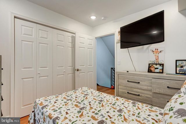 2611 S MARSHALL ST, Philadelphia, PA 19148