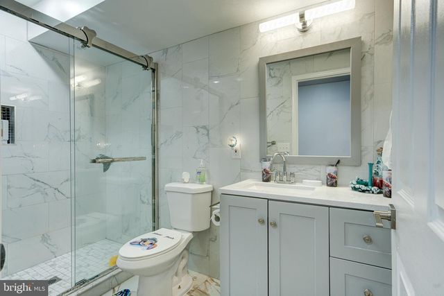 2611 S MARSHALL ST, Philadelphia, PA 19148