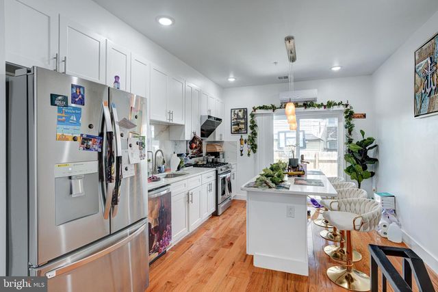 2611 S MARSHALL ST, Philadelphia, PA 19148