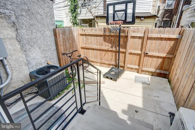 2611 S MARSHALL ST, Philadelphia, PA 19148
