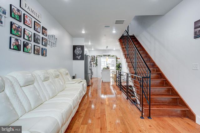 2611 S MARSHALL ST, Philadelphia, PA 19148