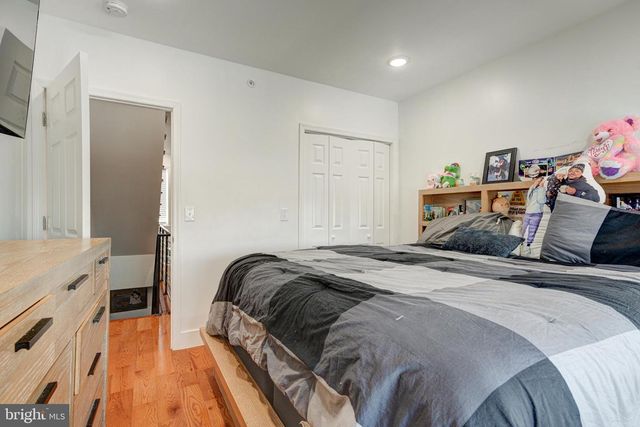 2611 S MARSHALL ST, Philadelphia, PA 19148