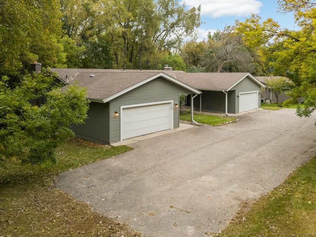 6775 W 192nd Avenue, Eden Prairie, MN 55346 — photo 2