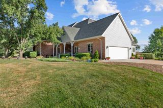 2475 Dundee Ln, Salina, KS 67401