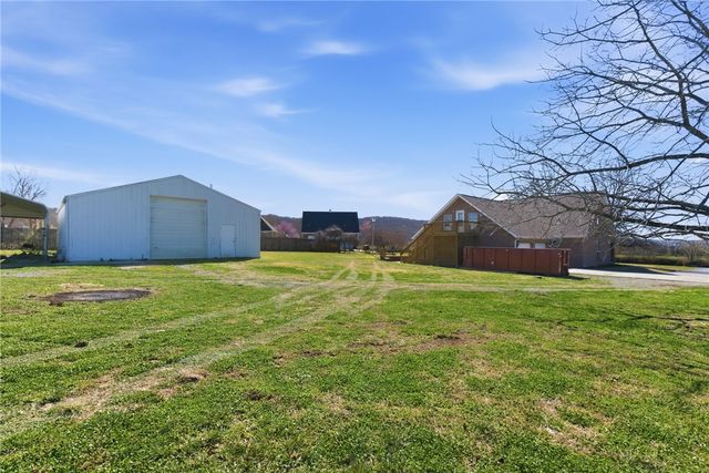 2164 S Hunt Lane, Fayetteville, AR 72701