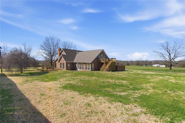 2164 S Hunt Lane, Fayetteville, AR 72701