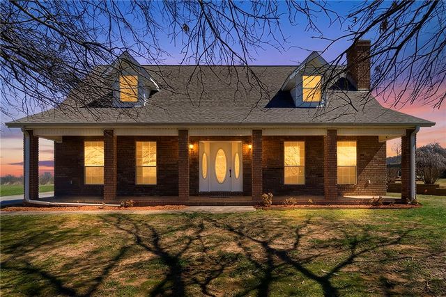 2164 S Hunt Lane, Fayetteville, AR 72701