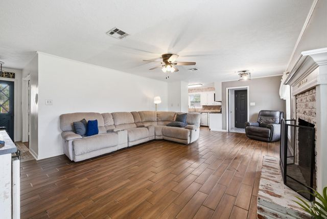 3501 Tanglewood Drive, Bryan, TX 77802