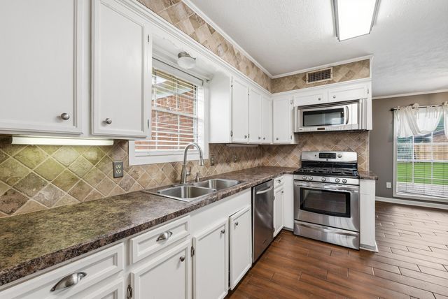 3501 Tanglewood Drive, Bryan, TX 77802
