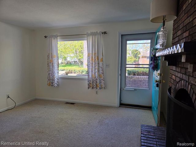 29821 Munro Street, Rockwood, MI 48173