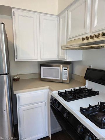 29821 Munro Street, Rockwood, MI 48173