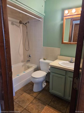 29821 Munro Street, Rockwood, MI 48173