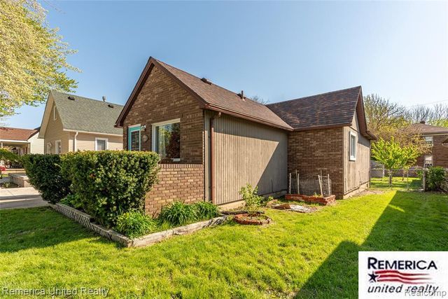 29821 Munro Street, Rockwood, MI 48173