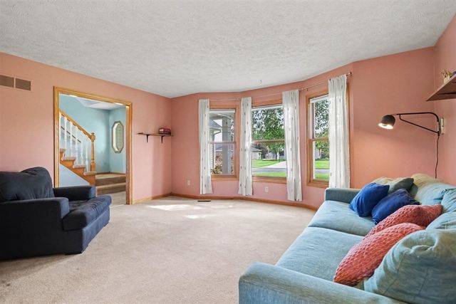 6647 Whitehorse Avenue, Kalamazoo, MI 49048