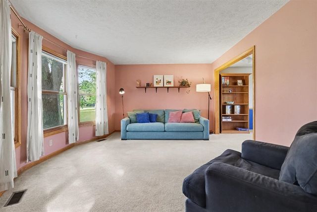 6647 Whitehorse Avenue, Kalamazoo, MI 49048