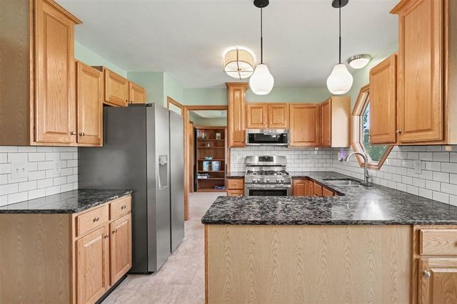 6647 Whitehorse Avenue, Kalamazoo, MI 49048