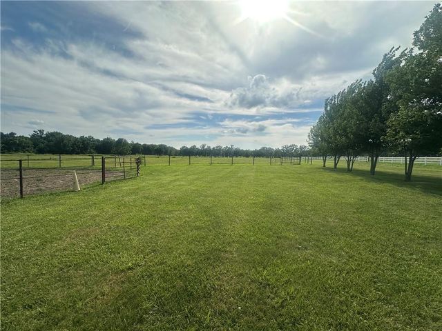 24355 Jingo Road, Bucyrus, KS 66013