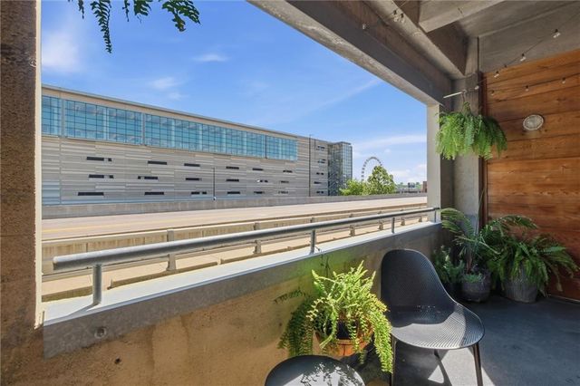 360 W Pershing Road 190, Kansas City, MO 64108