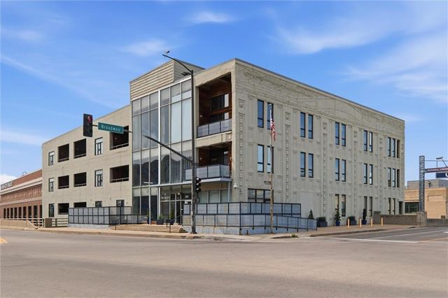 360 W Pershing Road 190, Kansas City, MO 64108