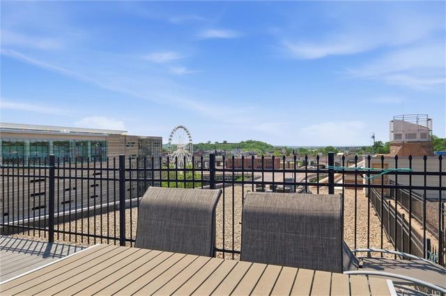 360 W Pershing Road 190, Kansas City, MO 64108